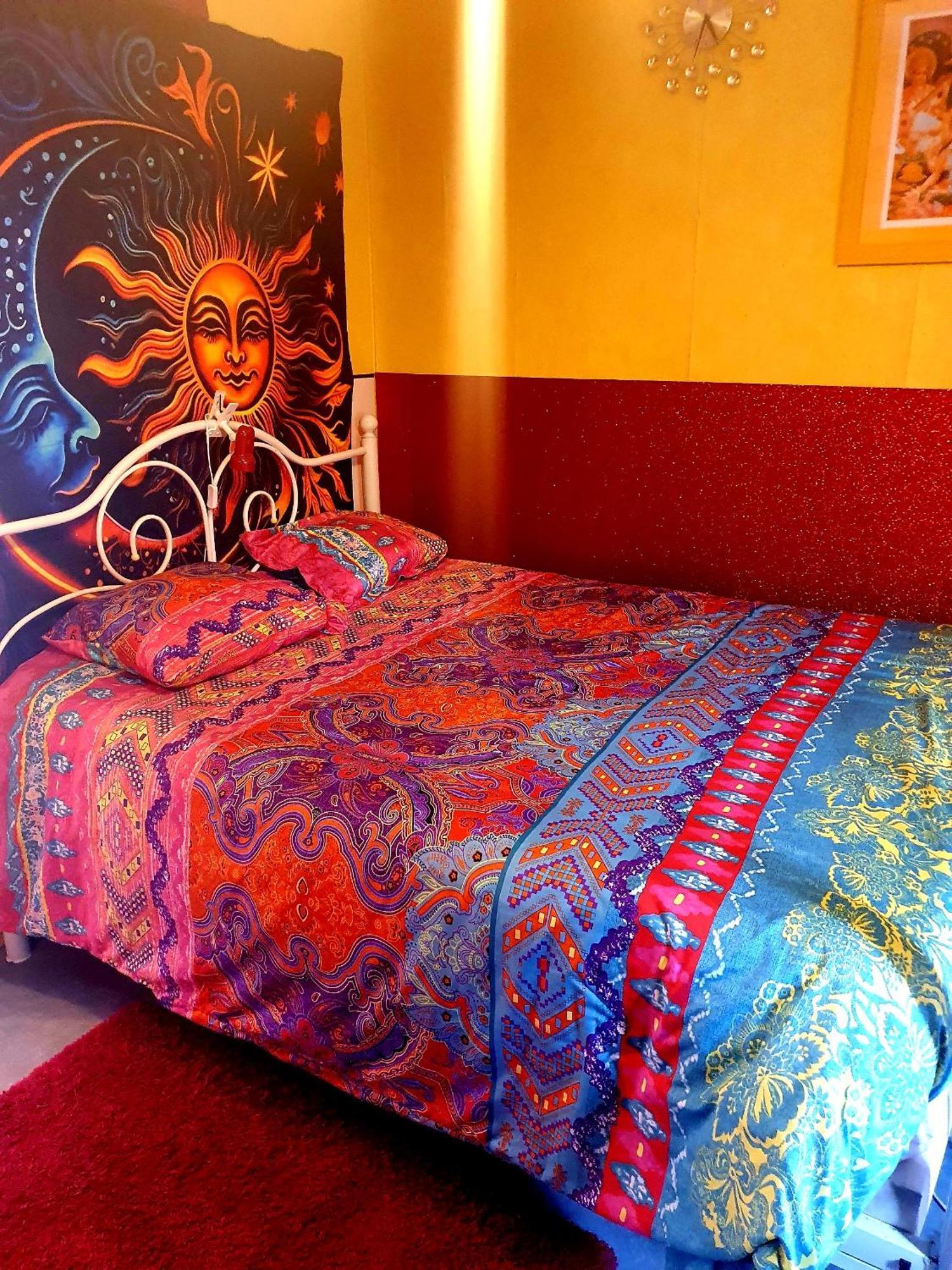 Bed And Breakfast Les Roses Multicolores Du 47 Fumel ภายนอก รูปภาพ