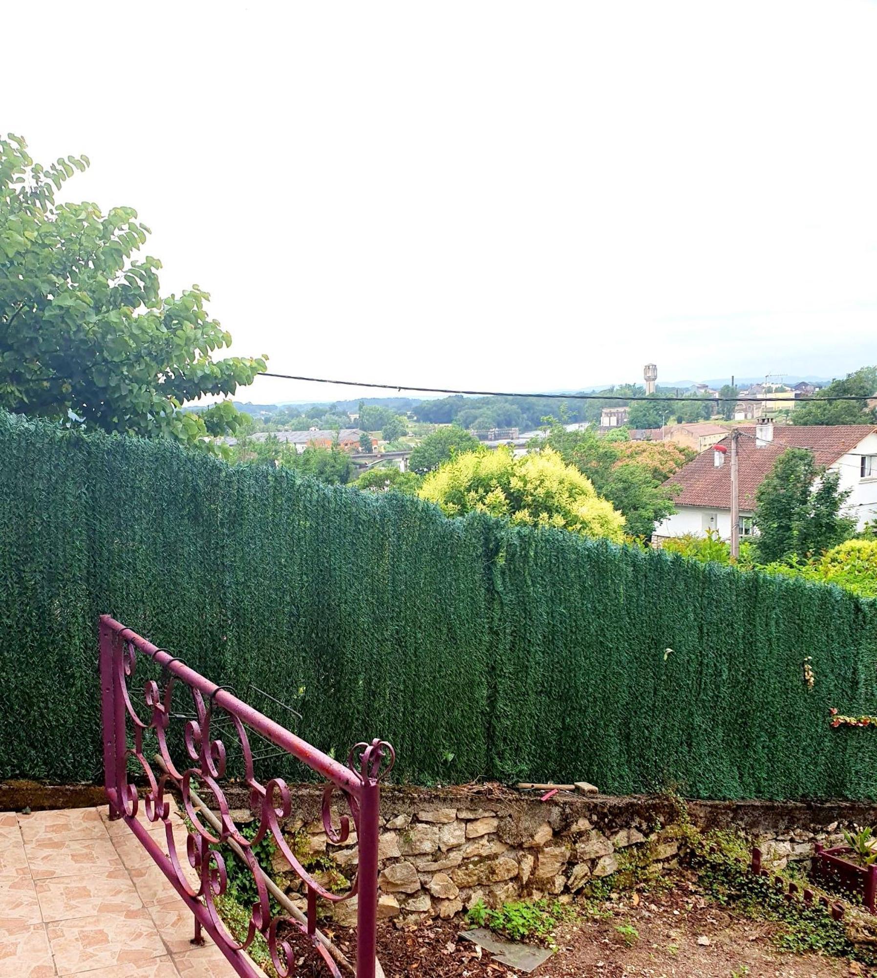 Bed And Breakfast Les Roses Multicolores Du 47 Fumel ภายนอก รูปภาพ